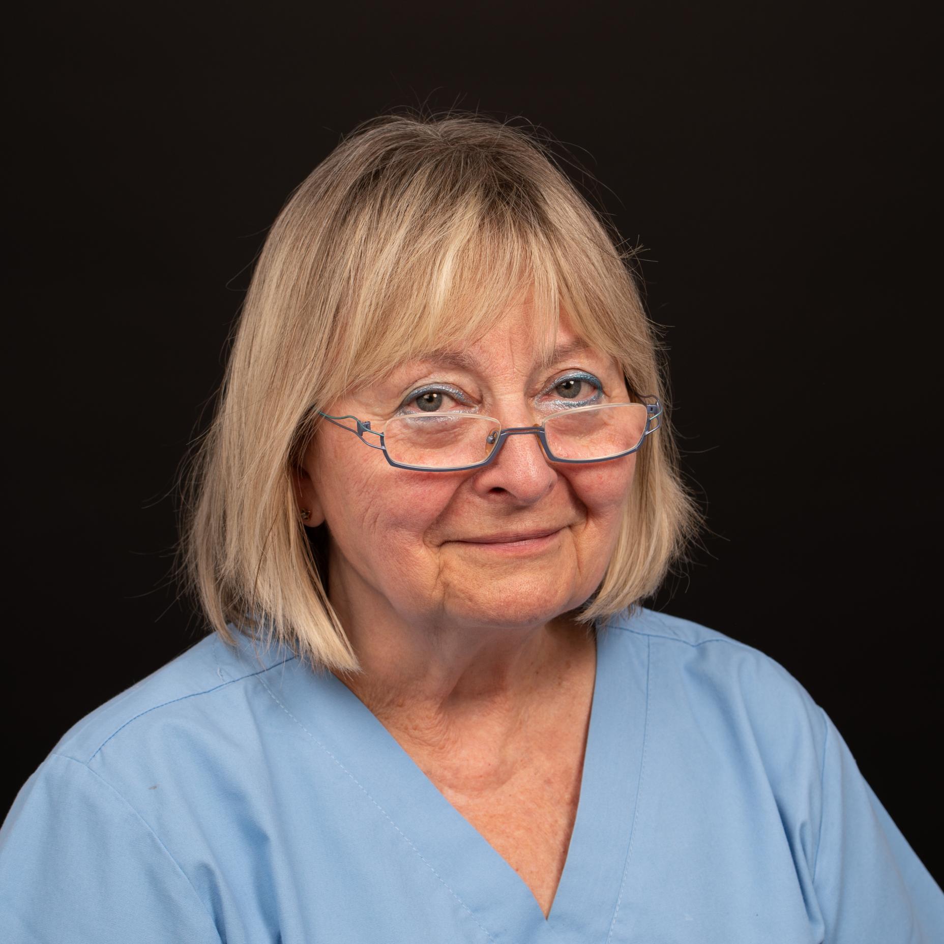 doc. MUDr. Marie Bartoňová, CSc – protetika, funkční a estetické rekonstrukce, vrozené a získané vady, senioři